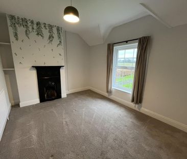 2 bedroom semi-detached house to rent - Photo 5