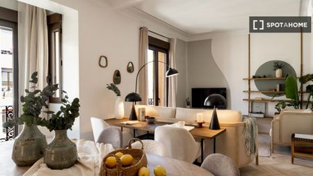 4 room luxury Flat for rent in Madrid, Spain - Photo 4