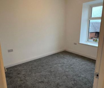 3 bedroom end of terrace house to rent - Photo 4