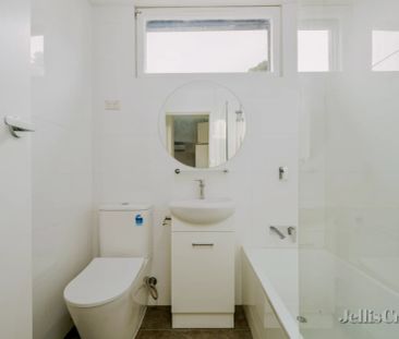 2 Bed, 1 Bath - Photo 6