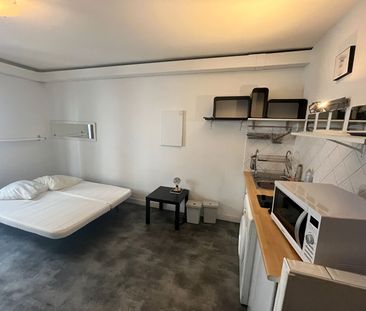 Paris 8 - Rue de Ponthieu - Studio à louer meublé - Photo 5