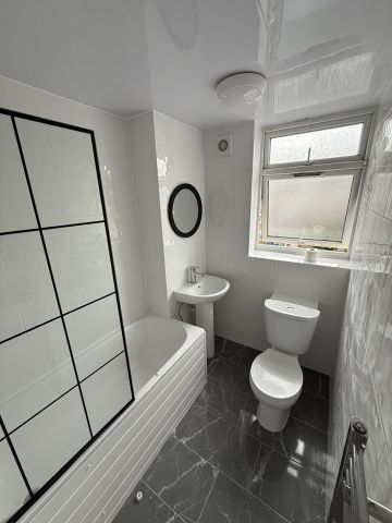 2 Bed Detached House, Plaistow, E13 - Photo 3