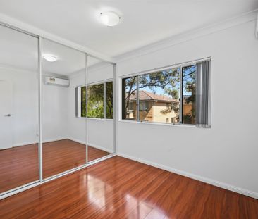 Well Presented 3 Bedroom Apartment - Photo 3