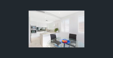 Executive 3 Bedroom Apartment - Photo 3