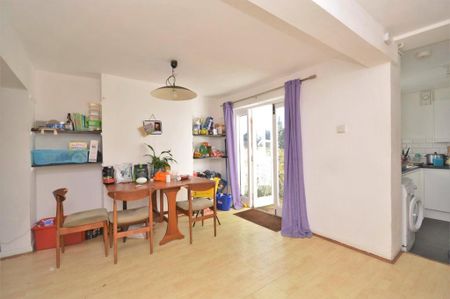 4 bedroom terraced house to rent - Photo 2