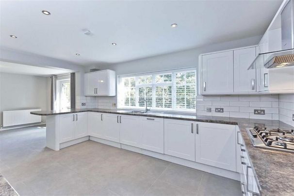 5 bedroom detached house to rent - Photo 1