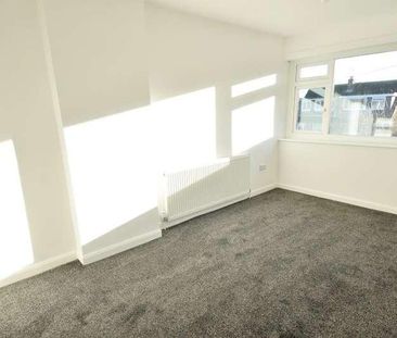 Heswall Drive, Walshaw, BL8 - Photo 6