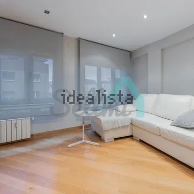 Alquiler de piso en Calle Foncalada - Photo 1