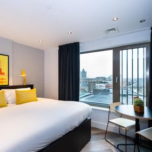Serviced studio apartment for rent in The Liberties, Dublin - Photo 2