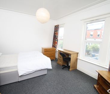 4 bedroom terraced house to rent - Photo 3