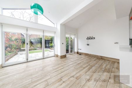 Elmfield Gardens, Newcastle Upon Tyne - Photo 3