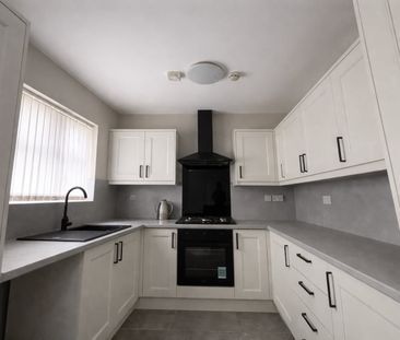 6 Bed Terraced House, Halsbury Road, L6 - Photo 6