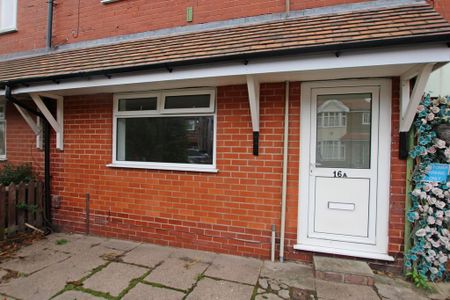 1 bedroom flat to rent - Photo 5