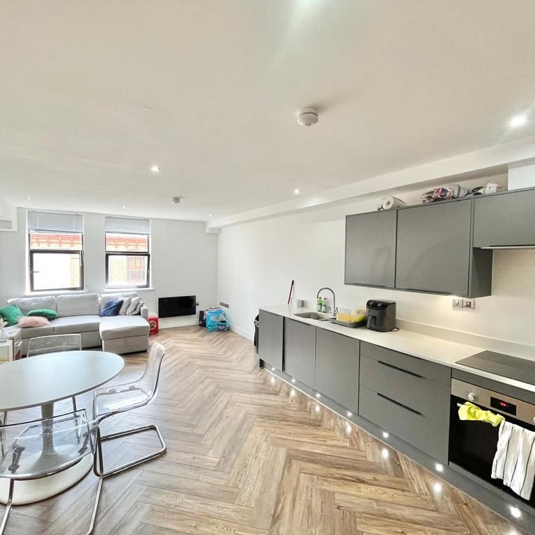 1 bedroom in a flat share to rent - Photo 1