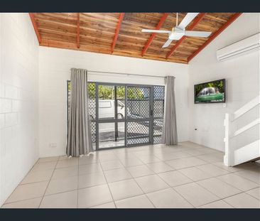 WELL POSITIONED UNFURNISHED APARTMENT - Photo 2