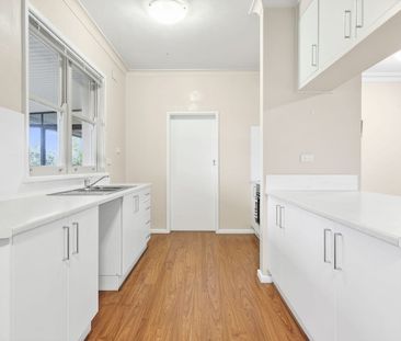 Home in a Great location - Photo 4