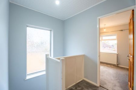 3 bedroom semi-detached house to rent - Photo 5