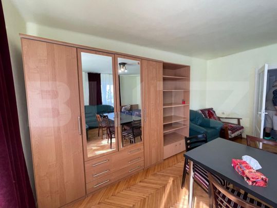 Garsoniera, 35 mp, pat matrimonial, zona UMF - Photo 1