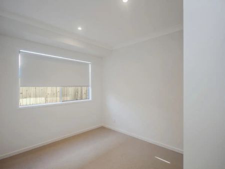 “FAMILY HOME IN HIGHLY SOUGHT-AFTER HAYFIELD ESTATE” - Photo 2