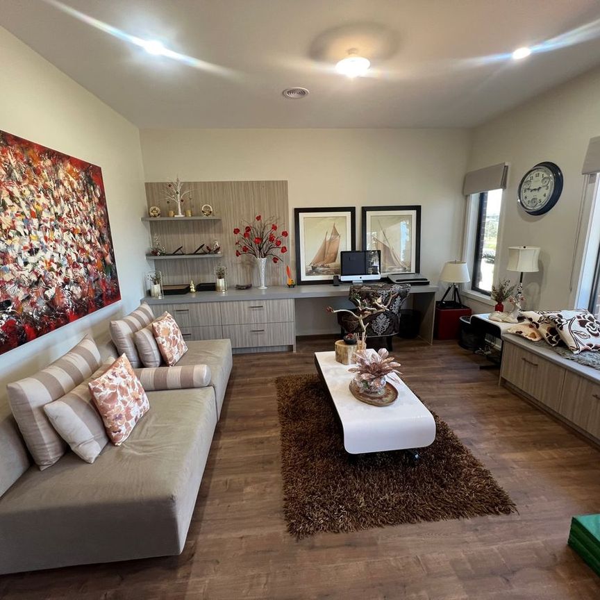 Splendid 3Br Home in Mt Atkinson, Truganina! - Photo 1