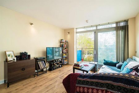 2 bedroom flat to rent - Photo 2
