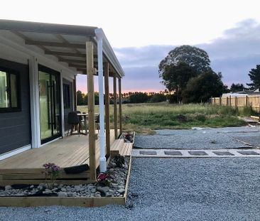 Land lease with a self-contained off-grid house - Photo 5