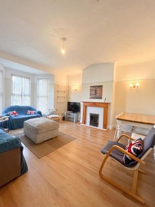 4 bedroom house to rent - Photo 1