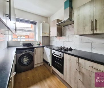 3 bedroom flat to rent - Photo 3