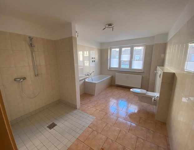 Rollstuhlgerechte Wohnung in gepflegtem Haus mit Balkon und Fahrstuhl - Foto 1