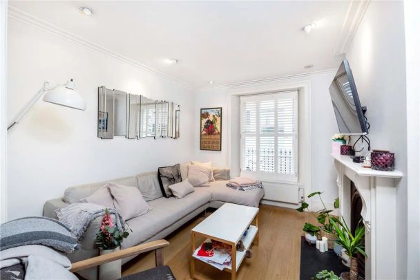 3 bedroom house in Pimlico - Photo 1