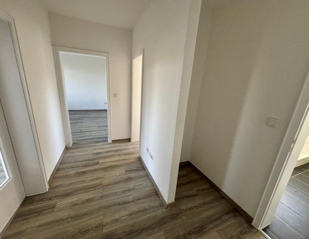 Großzügige 2- Zimmer Wohnung mit Balkon zu vermieten! - Photo 1