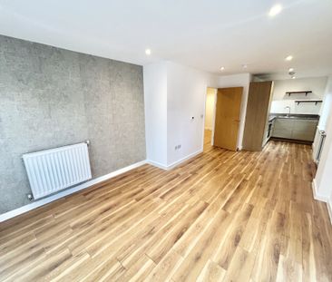 John Thornycroft Road, Southampton - Photo 1