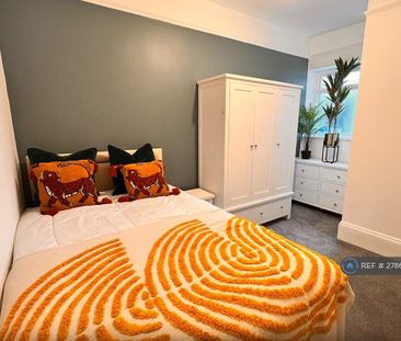 1 bedroom in a house share to rent - Photo 2