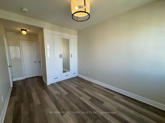 Condo Townhouse For Lease | W8137884 - Photo 1