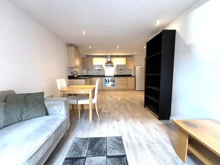 2 bedroom flat to rent - Photo 2