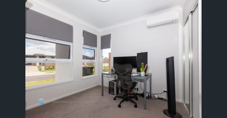 Modern 4 Bedroom home - Photo 2