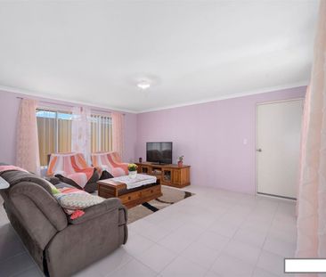 Available NOW. Location Location Location. 2-3min walk (save on par... - Photo 3