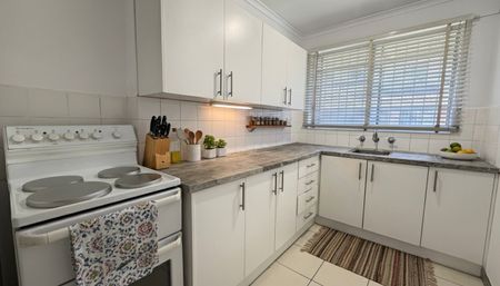 TOWN HOUSE 2 BEDROOMS - Photo 3