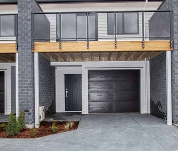 Townhouse in Whitiora - Photo 1