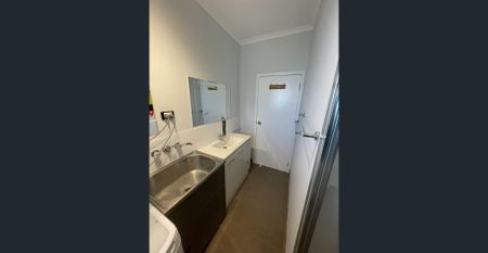 NEAT AND TIDY UNIT - Photo 4