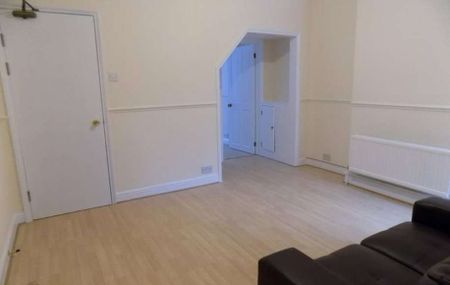 A ground floor one bedroom apartment to rent, within 1 mile of Reading's town centre. - Photo 3