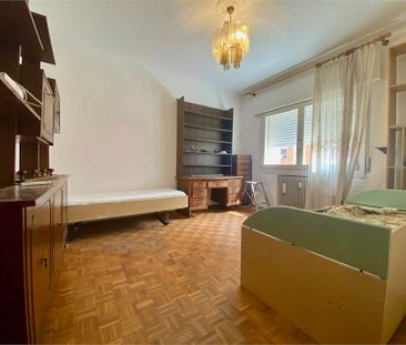 STUDENTI UNIVERSITARI - Photo 3