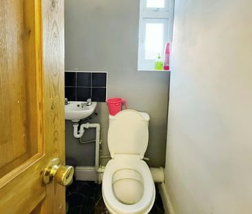 4 bedroom terraced house to rent - Photo 6