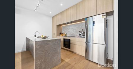 MODERN, SPACIOUS & PERFECTLY LOCATED! - Photo 5