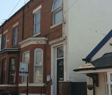 Springfield Street Room 2 - Photo 1