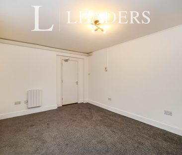 studio to rent Sea Front, Hayling Island, PO11 - Photo 2