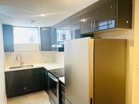 For Lease - 15 Dalecrest Road, Brampton, Ontario - Photo 5