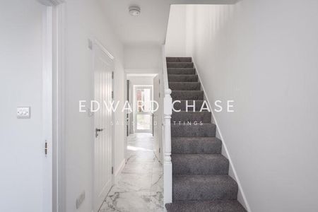 3 bedroom semi-detached house to rent - Photo 3