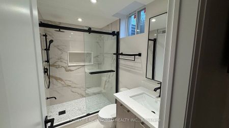 For Lease - 410 Victor Court, Pickering, Ontario - Photo 4