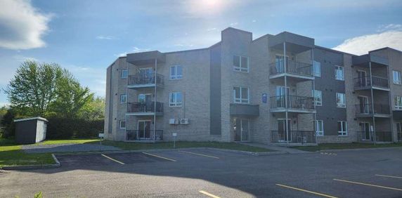 APPARTEMENT/CONDO**4 ½** 20435, Boul. Henri-Bourassa - Photo 2